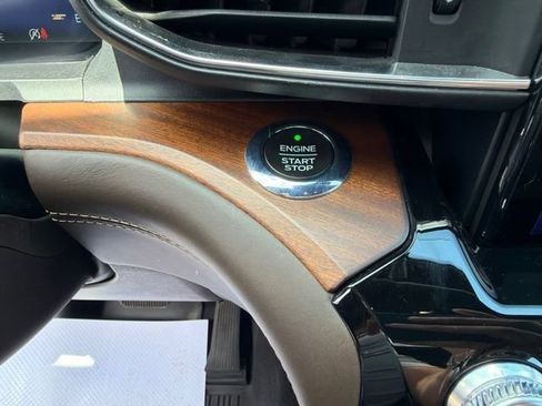 Used 2021 Ford Explorer King Ranch w/ Premium Technology Package AWD/4WD image 26