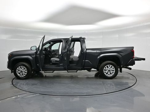 Used 2025 Toyota Tacoma SR5 image 30