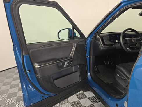 Used 2022 Rivian R1T Adventure image 16