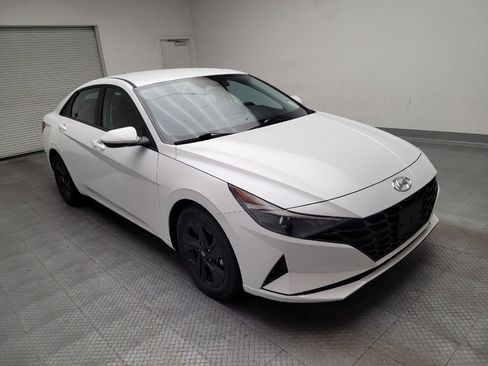 Used 2022 Hyundai Elantra SEL FWD image 13