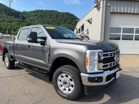Used 2023 Ford F250 XLT w/ 360-Degree Camera Package AWD/4WD image 3