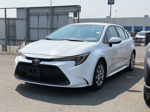 Used 2022 Toyota Corolla LE FWD image 1