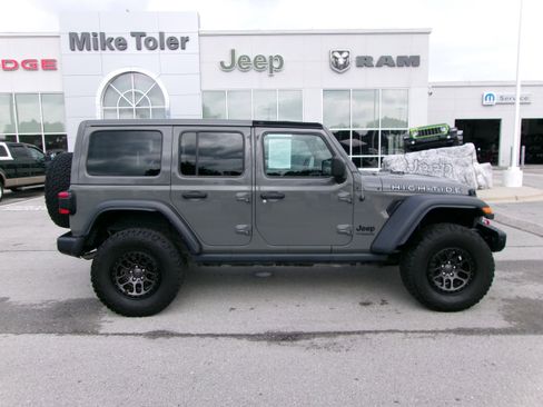 Used 2022 Jeep Wrangler Unlimited Sport AWD/4WD image 5