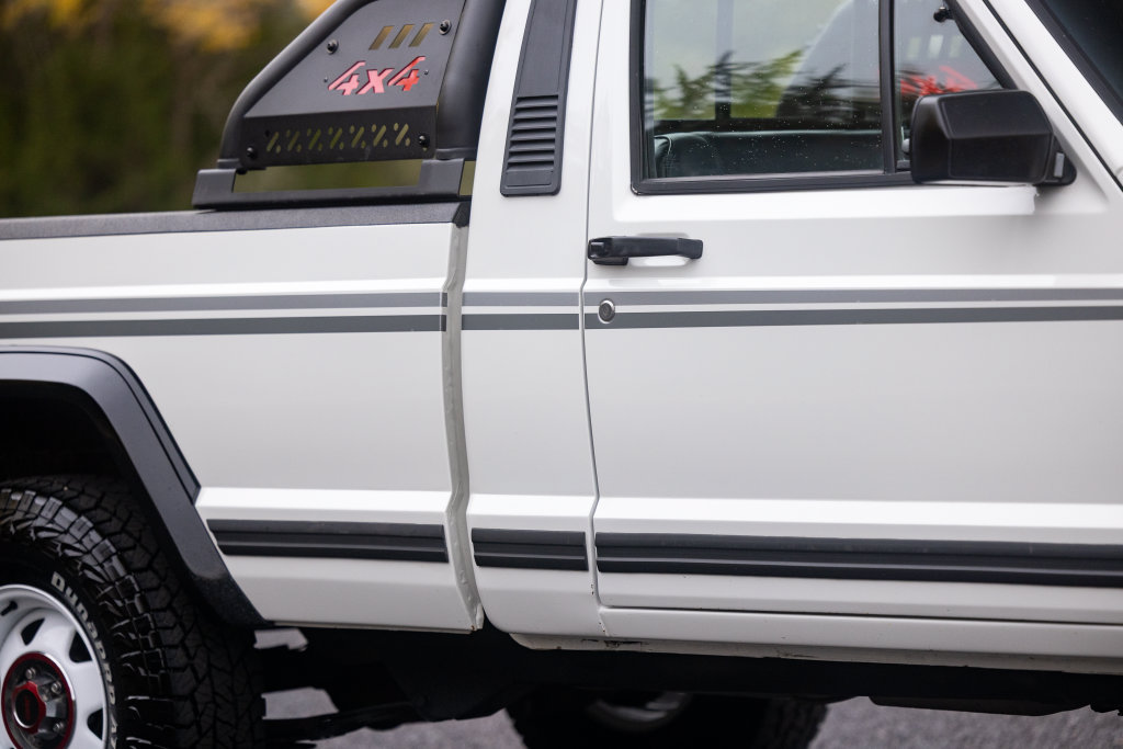 Used 1988 Jeep Comanche Pioneer AWD/4WD image 60