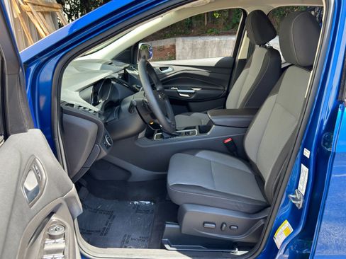 Used 2017 Ford Escape SE w/ Equipment Group 201A AWD/4WD image 14