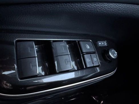 Used 2025 Toyota Crown Signia image 31