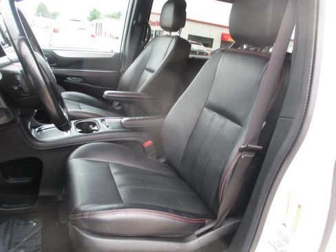 Used 2017 Dodge Grand Caravan GT image 18