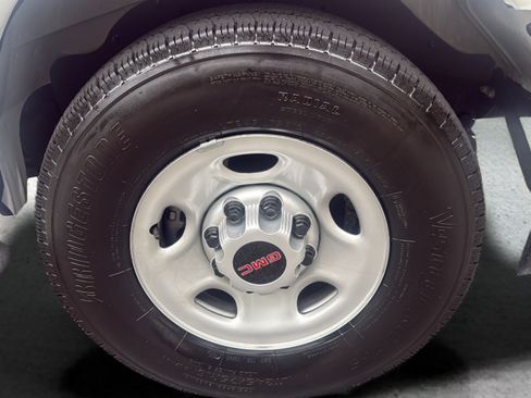 Used 2025 GMC Savana 2500 w/ Driver Convenience Package RWD image 23