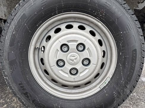 Used 2025 RAM ProMaster 2500 w/ Convenience Group image 27