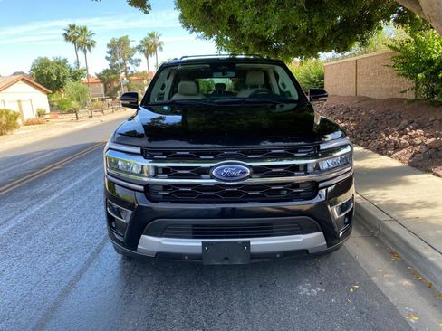 Used 2024 Ford Expedition Limited AWD/4WD image 7