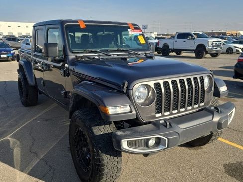 Used 2021 Jeep Gladiator Sport image 2
