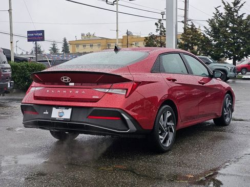 Used 2025 Hyundai Elantra SEL image 7