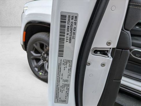 New 2026 Jeep Grand Wagoneer 4WD image 17