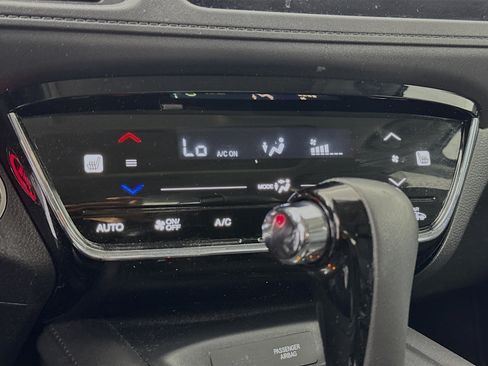 Certified 2020 Honda HR-V Touring image 16