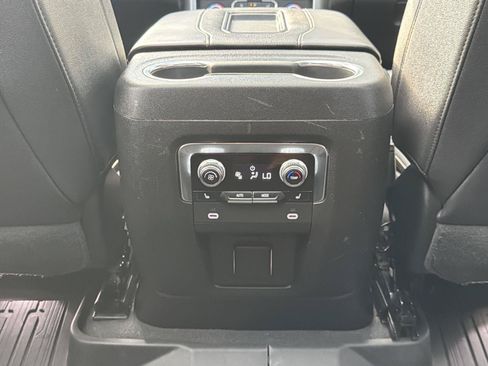 Used 2023 GMC Yukon XL SLT w/ SLT Premium Package AWD/4WD image 42