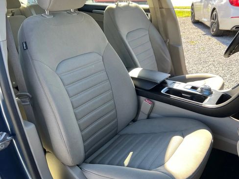 Used 2019 Ford Fusion SE image 17