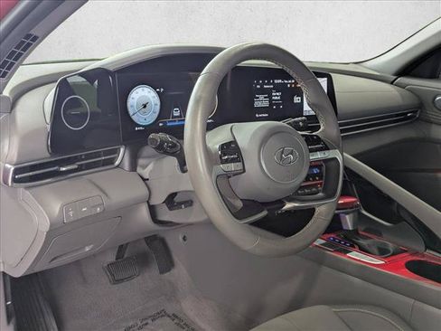 Used 2023 Hyundai Elantra SEL w/ Convenience Package FWD image 10
