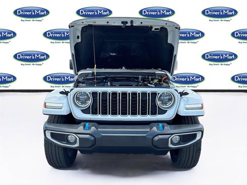 Used 2024 Jeep Wrangler Unlimited Sahara AWD/4WD image 32