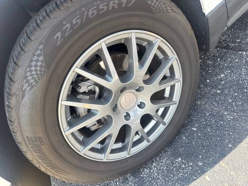 Used 2024 Chevrolet Equinox LT FWD image 13