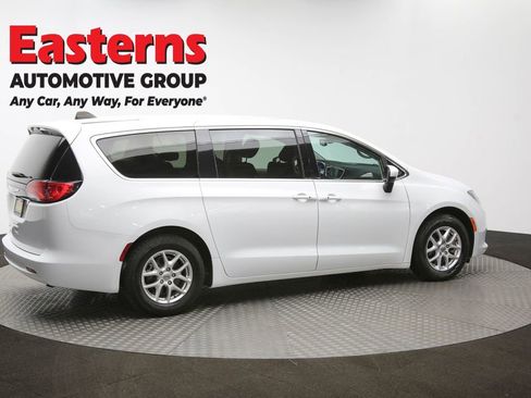 Used 2023 Chrysler Voyager LX image 42