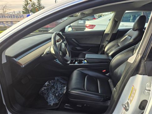 Used 2018 Tesla Model 3 image 12