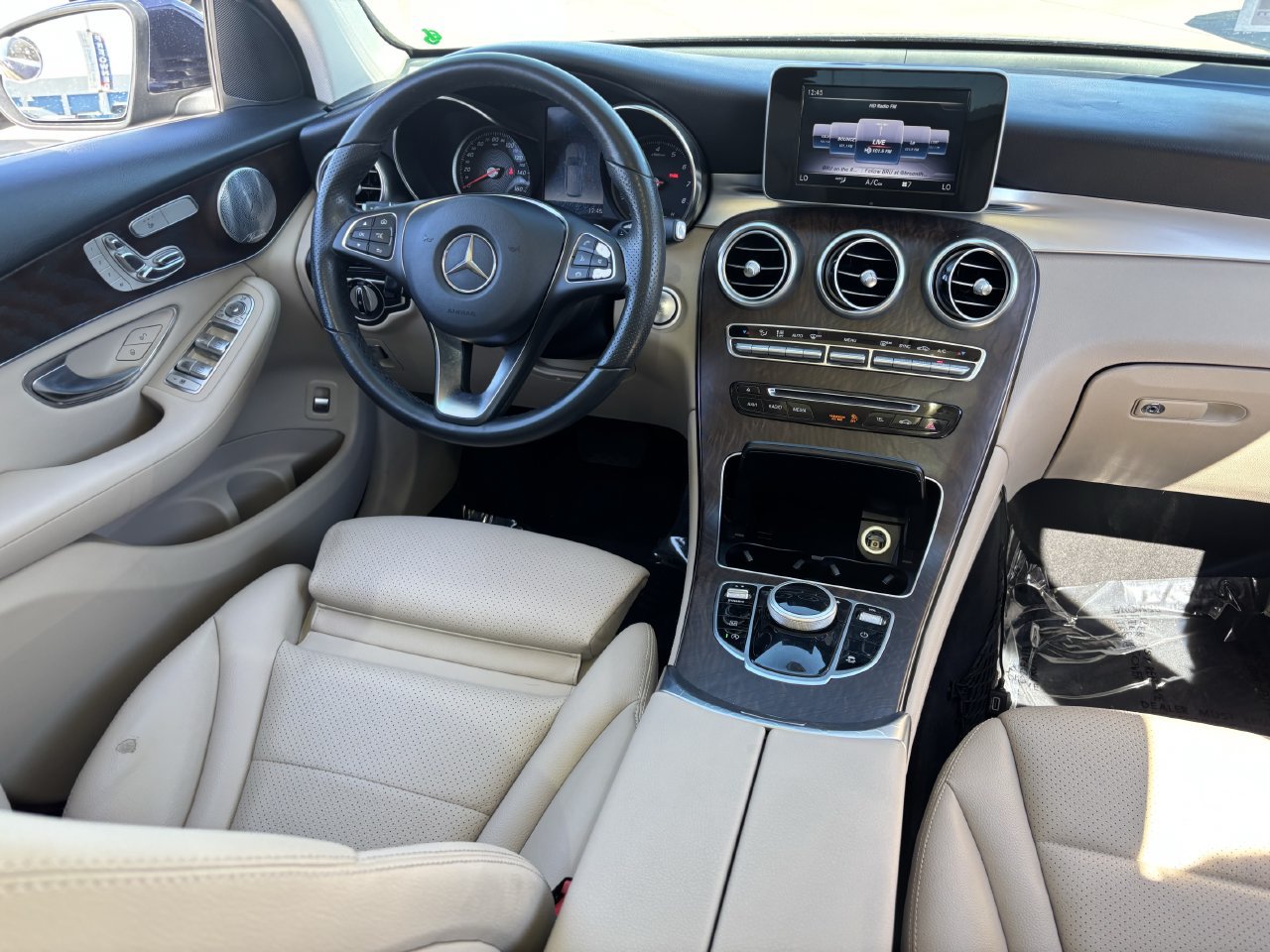 Used 2019 Mercedes-Benz GLC 300 4MATIC image 12