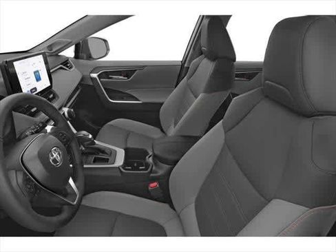 Used 2025 Toyota RAV4 XLE FWD image 11