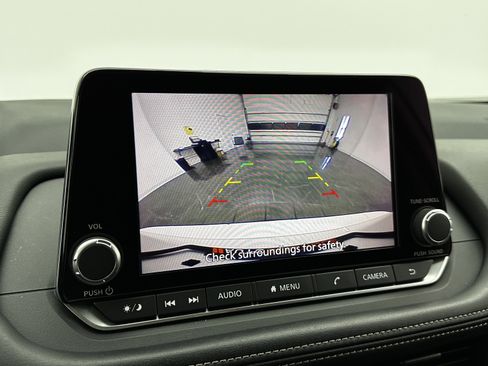 Used 2024 Nissan Rogue S image 21