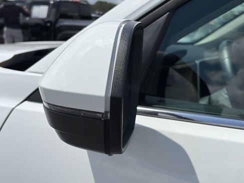 Used 2025 Volkswagen Atlas SE FWD image 31