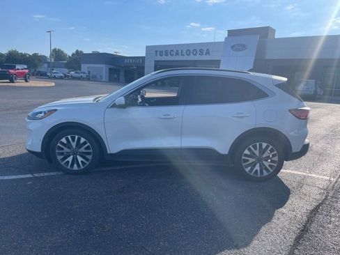 Used 2020 Ford Escape Titanium FWD image 8