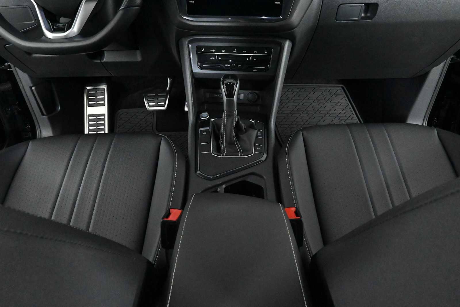 Certified 2023 Volkswagen Tiguan SE R-Line FWD image 16