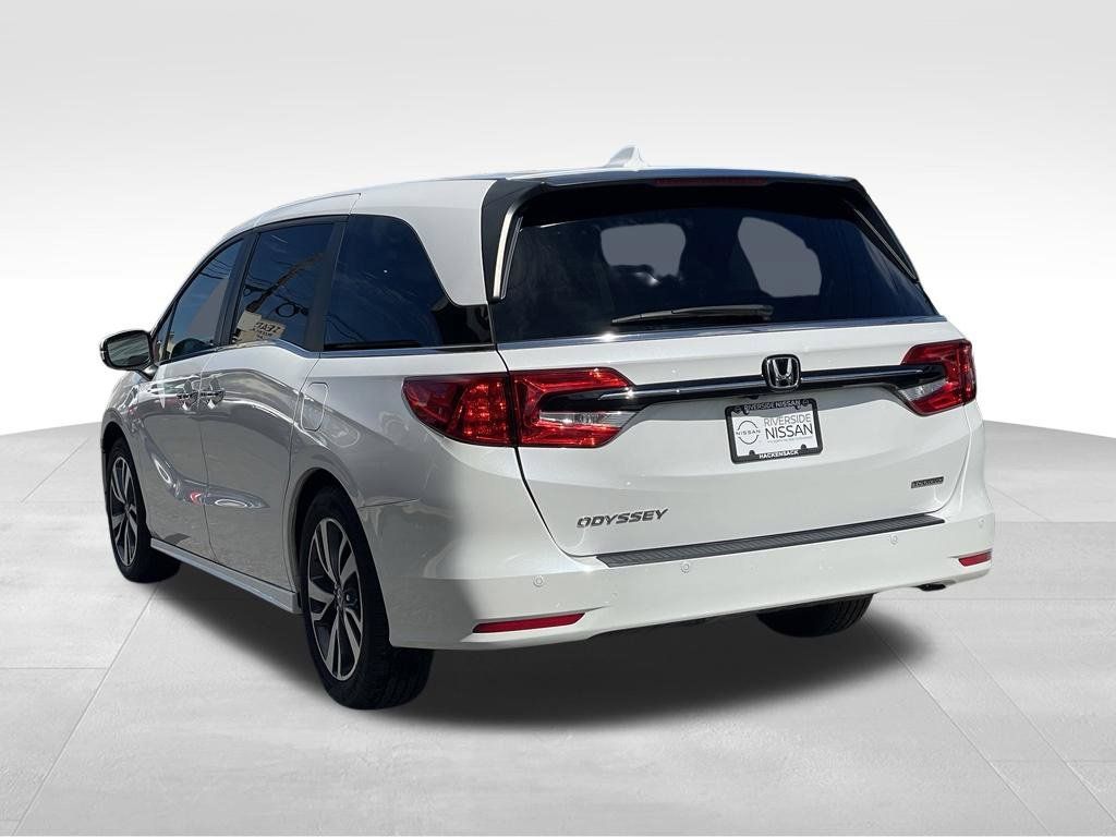 Used 2024 Honda Odyssey Touring image 5