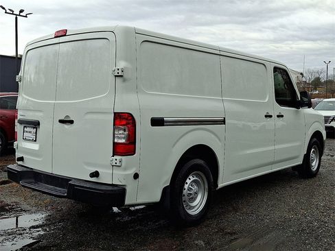 Used 2021 Nissan NV 1500 S image 7