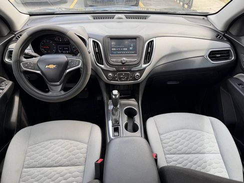 Used 2018 Chevrolet Equinox LS FWD image 12