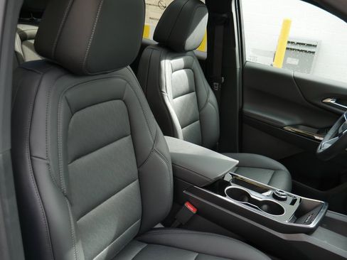 New 2026 Chevrolet Equinox LT w/ Convenience Package II image 23