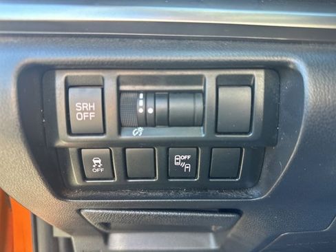 Used 2019 Subaru Crosstrek 2.0i Limited w/ Moonroof Package w/Navigation image 16