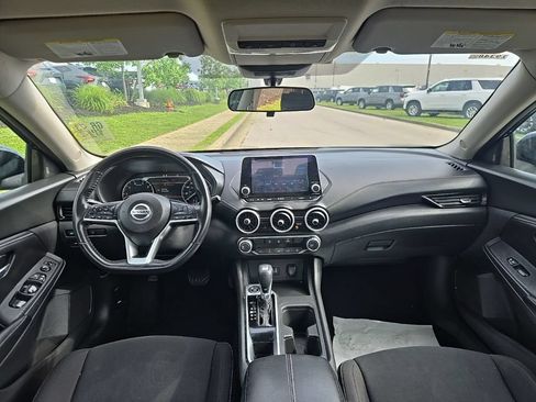 Used 2022 Nissan Sentra SV FWD image 5