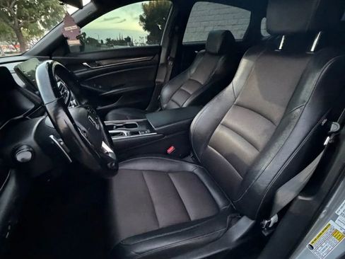 Used 2019 Honda Accord Sport image 2
