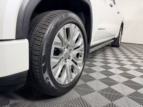 Used 2020 GMC Sierra 1500 Denali w/ Denali Ultimate Package AWD/4WD image 11