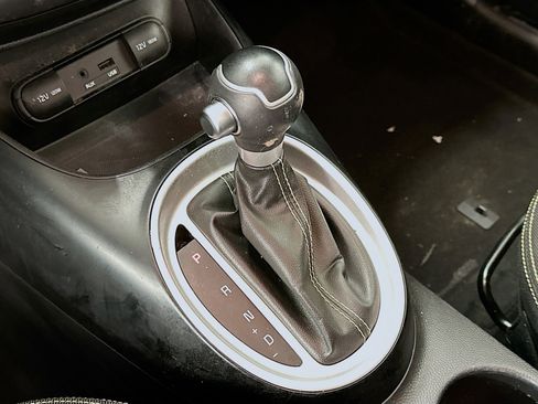 Used 2014 Kia Soul + image 23