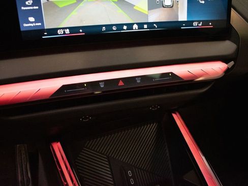 Certified 2025 BMW X3 M50 w/ Premium Package image 18