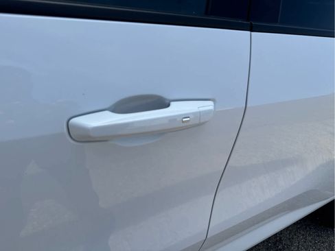 Used 2025 GMC Acadia Elevation FWD image 15