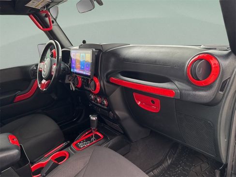 Used 2018 Jeep Wrangler Unlimited Sport w/ Connectivity Group image 35