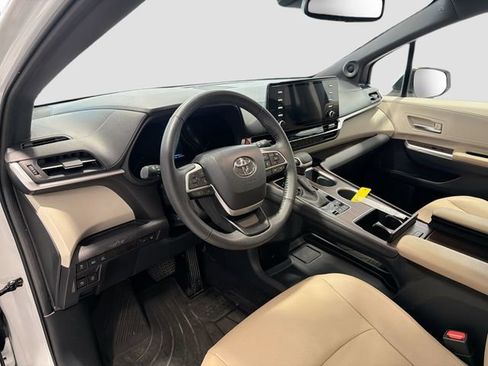 Certified 2023 Toyota Sienna XLE w/ XLE Plus Package AWD/4WD image 8