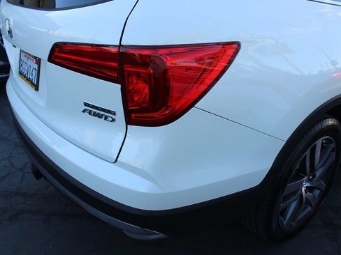 Used 2018 Honda Pilot Touring image 19