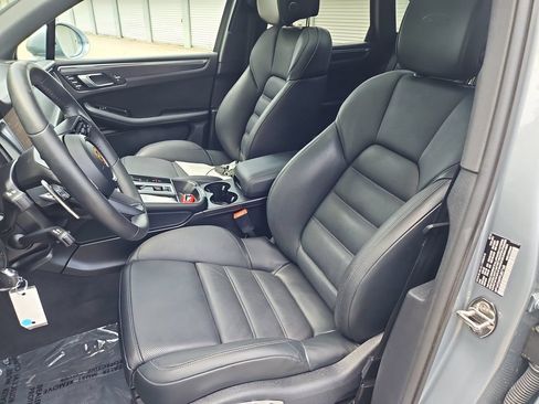 Certified 2023 Porsche Macan GTS AWD/4WD image 5