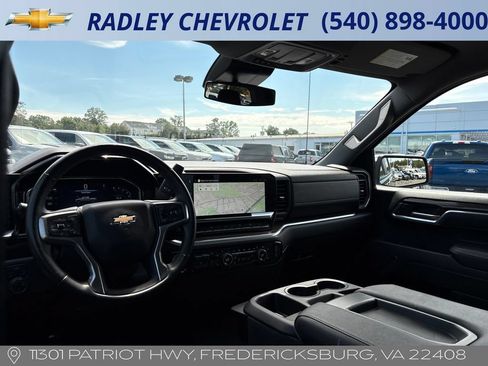 Certified 2025 Chevrolet Silverado 1500 LT AWD/4WD image 12