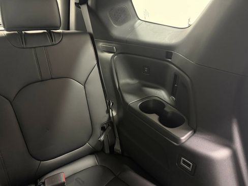 Used 2025 Honda Pilot Black Edition image 46