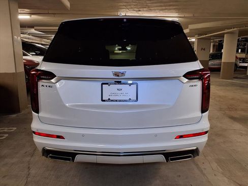Used 2025 Cadillac XT6 Premium Luxury image 9
