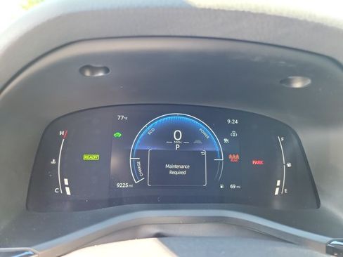 Used 2025 Toyota Camry SE w/ Convenience Package FWD image 21